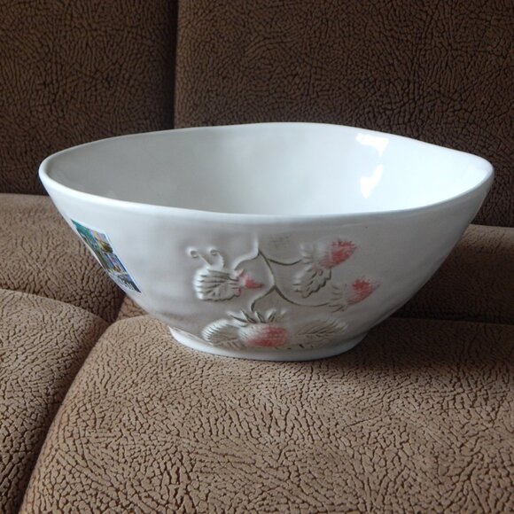 NOCAL LDA Portugal Large Pasta Salad Serving Bowl 10.5” Embossed Strawberry NWT… - Picture 5 of 10
